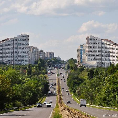 Vasile Alecsandri 60 Ap 49 Chisinau Exterior photo